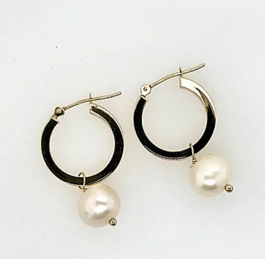 Hoop n’ Pearl : 10k Gold Hoop with Removable Pearl Charm