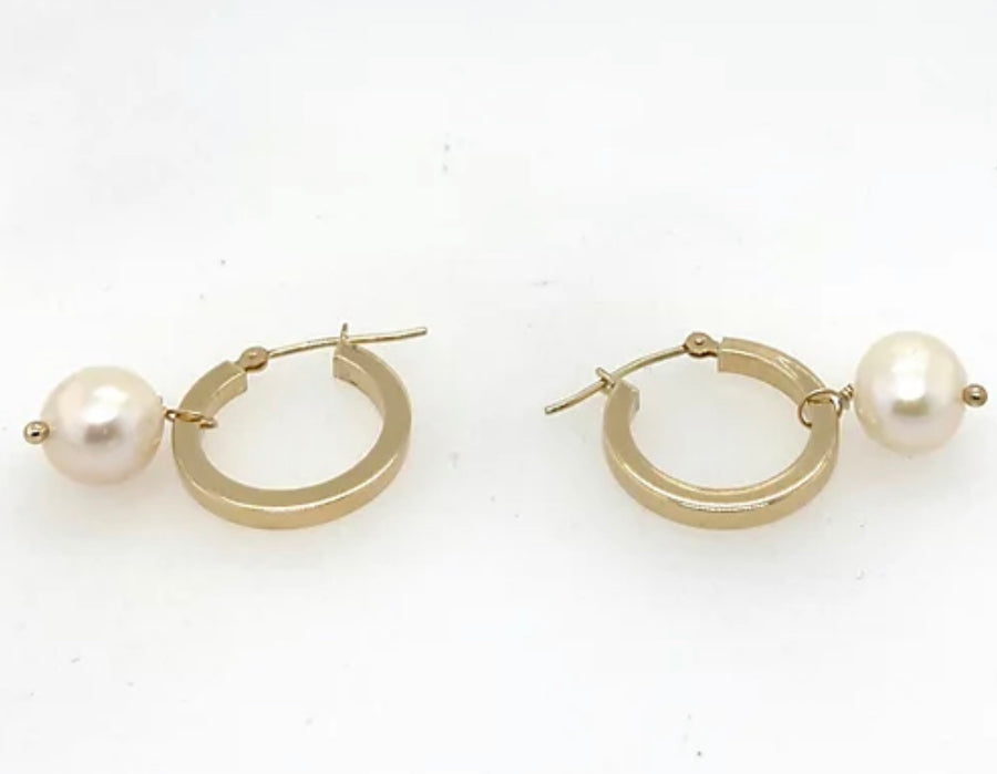 Hoop n’ Pearl : 10k Gold Hoop with Removable Pearl Charm