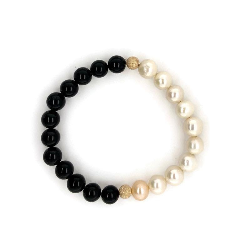 The Fashionista - Onyx, Pearl & Gold Stretch Bracelet